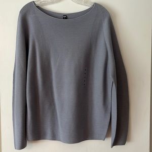 NWT Uniqlo slouchy 3D knit sweater. Dusky grey/blue. Size M